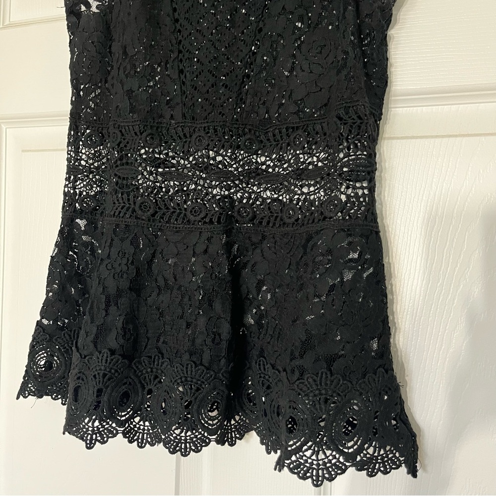Black Lace Peplum Sleeveless Top - Picture 7 of 8